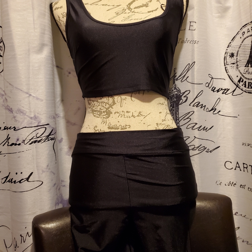 Athletic leisure wear pants and sport bra like top - Picture 2 of 6